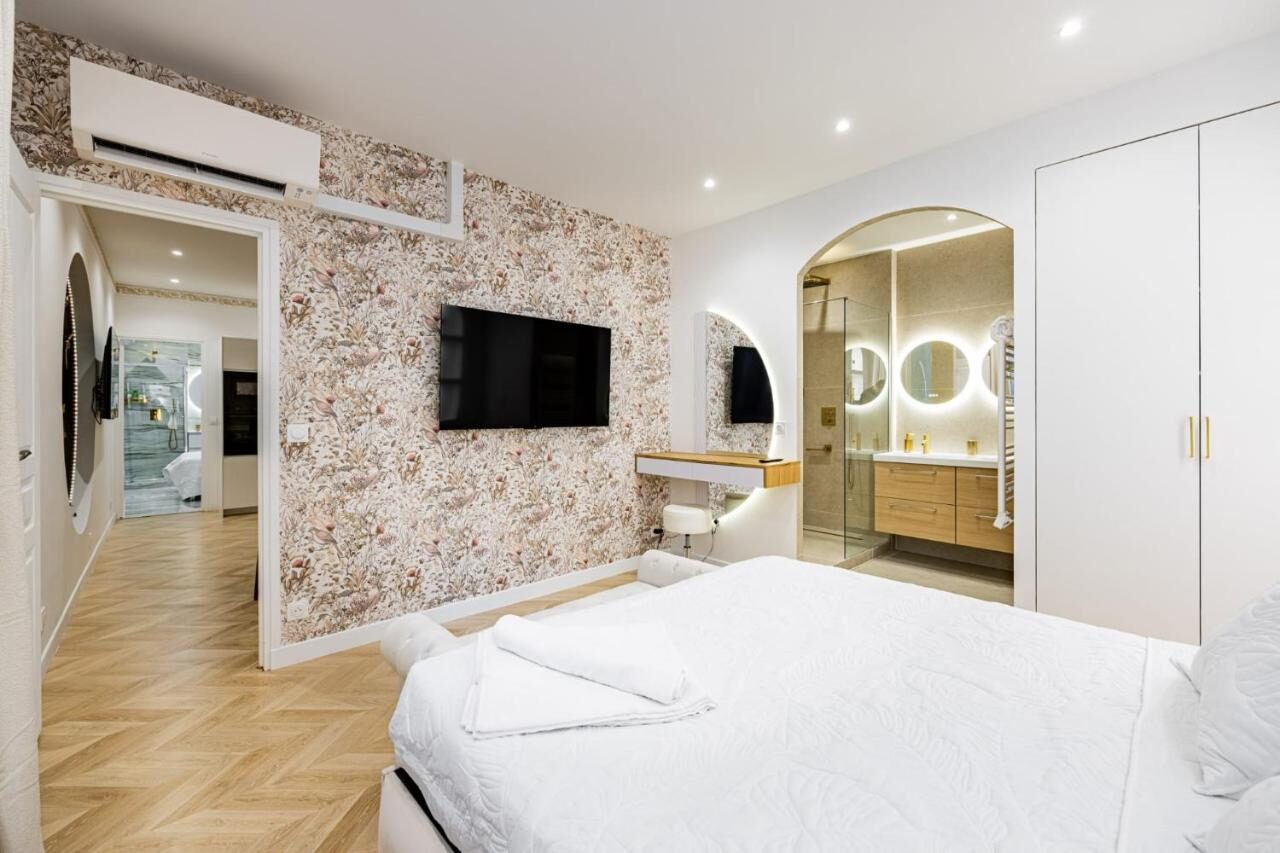 Chambre d'Arche Royale avec arche éclairée et espace bureau